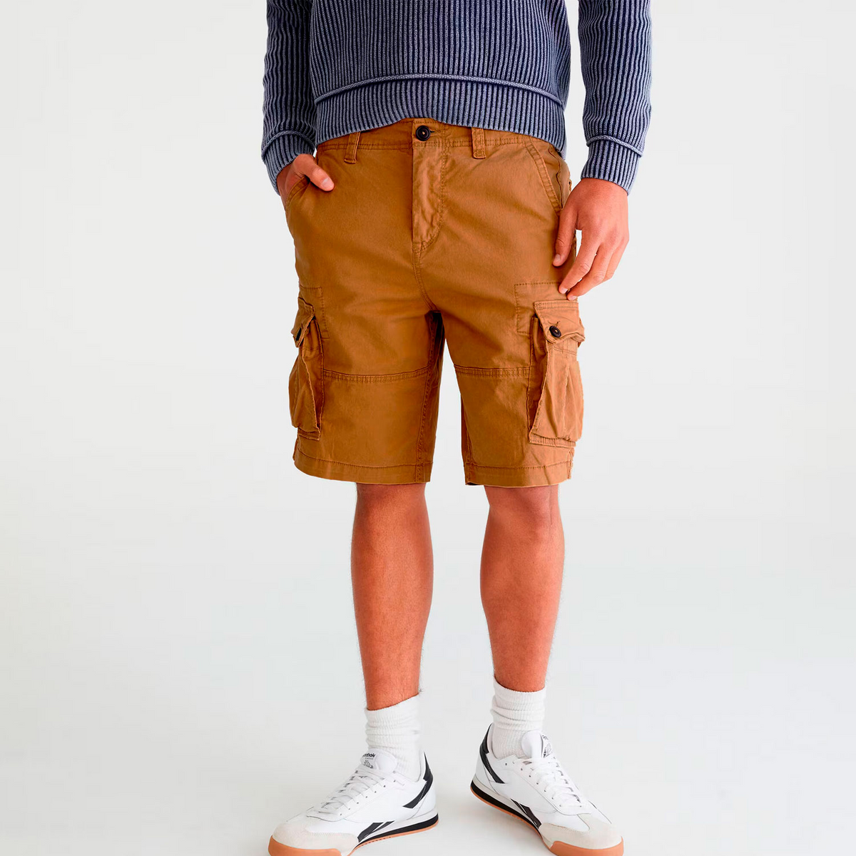 AERO GUYS SHORT  
